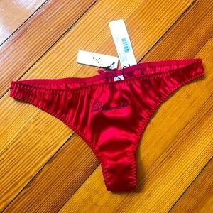 NWT Fleur du Mal "Divorcée" Red Luxe Silk Thong